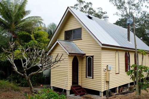 australie-queensland-glass-house-mountains-ecolodge-church