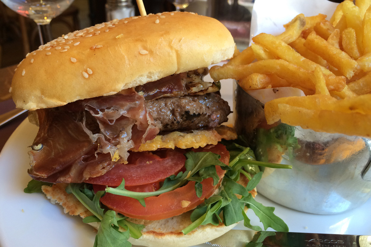 bieh-paris-little-italy-burger