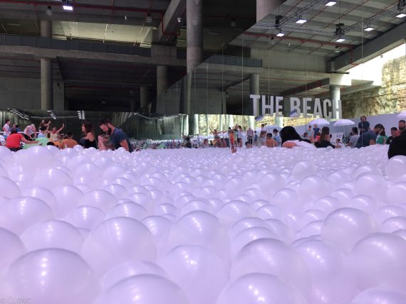 the-beach-ball-pit-snarkitecture-sydney